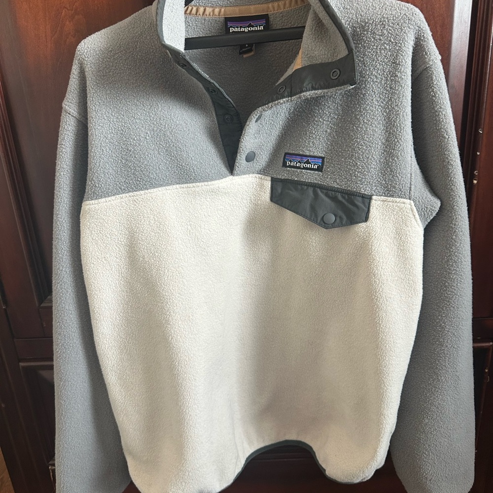 Patagonia Synchilla Gray and Tan Fleece Jacket